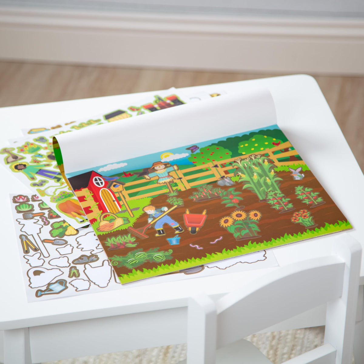 Melissa & Doug Reusable Sticker Pad: Farm – 280+ Stickers, 5 Scene Backgrounds for Creative Farm Play