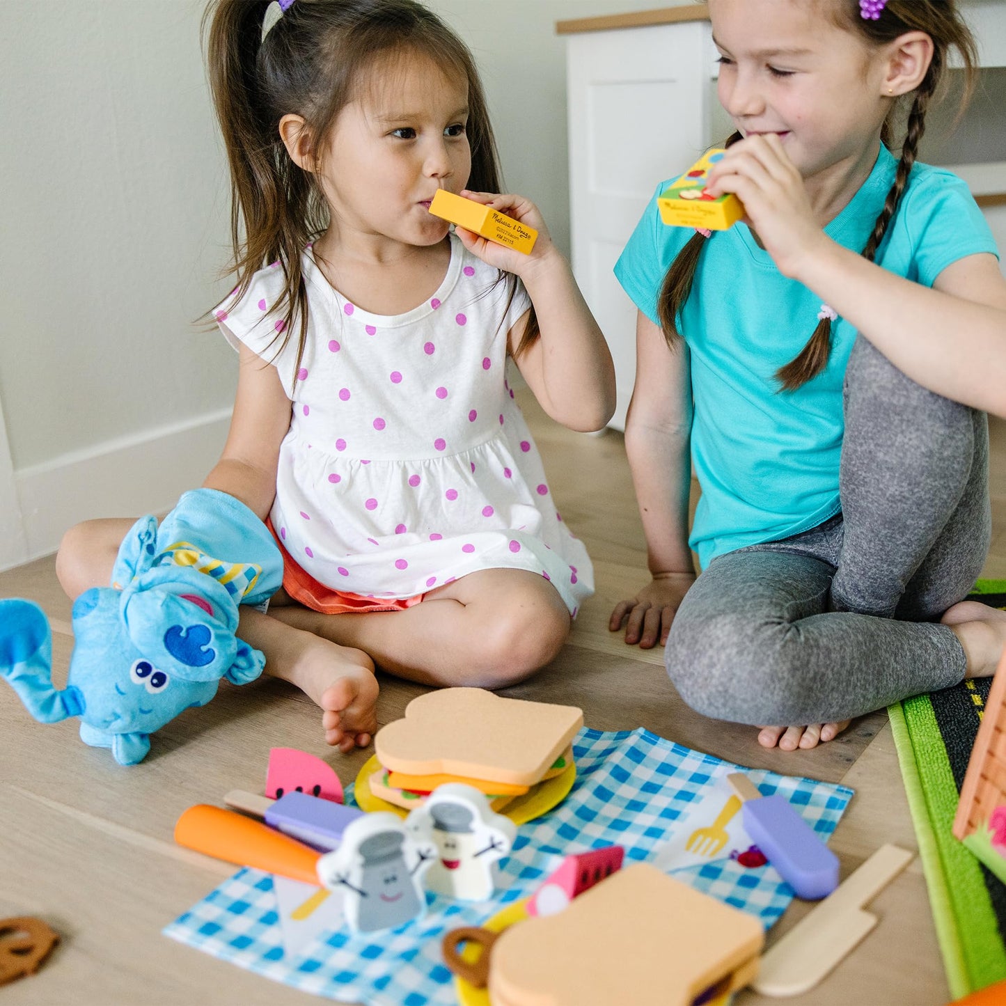 Melissa & Doug Blue’s Clues & You! Share with Blue Picnic Play Set with Hand Puppet — FSC Certified