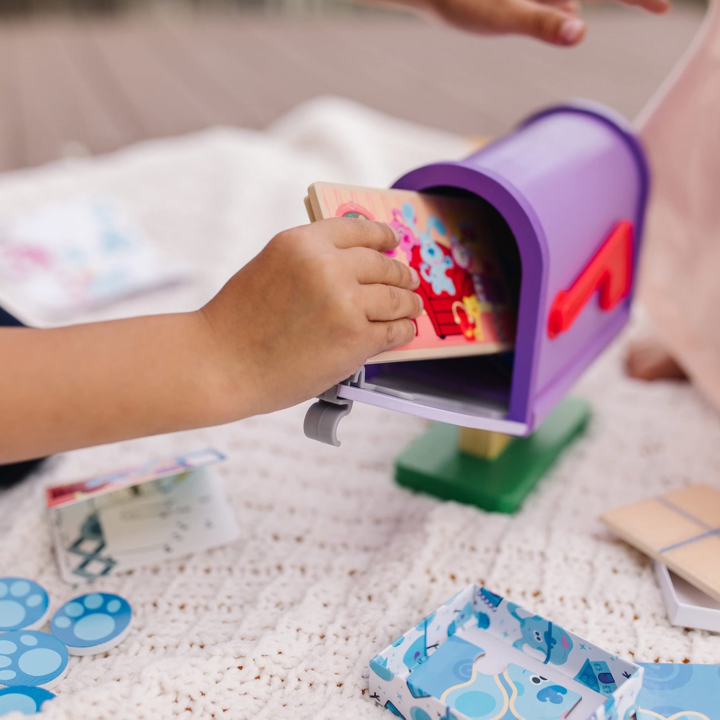 Melissa & Doug Blues Clues & You! Wooden Mailbox Play Set (27 Pieces) – Imaginative Pretend Mail for Kids