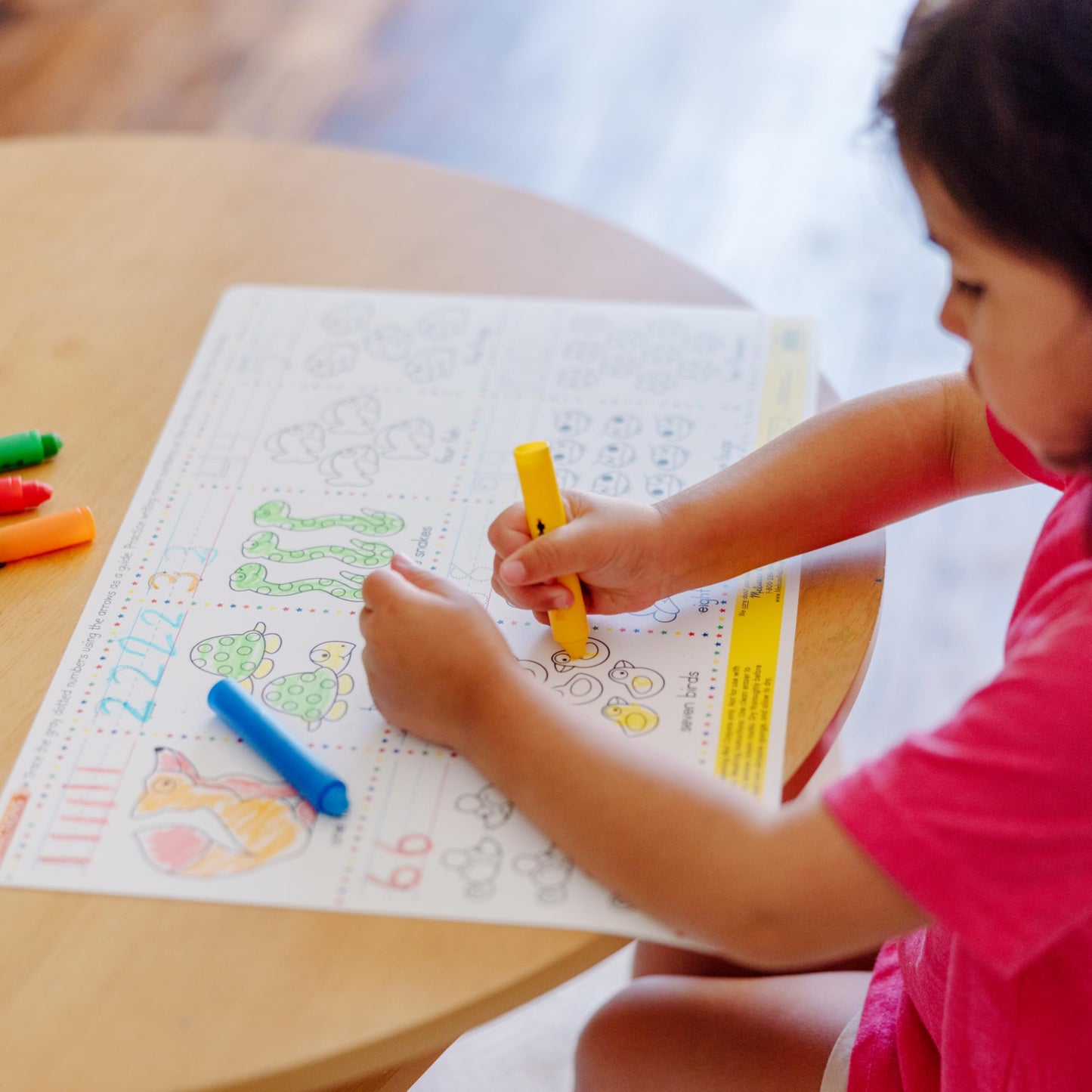 Melissa & Doug Learning Mat Crayons – 5 Colors for Reusable Art