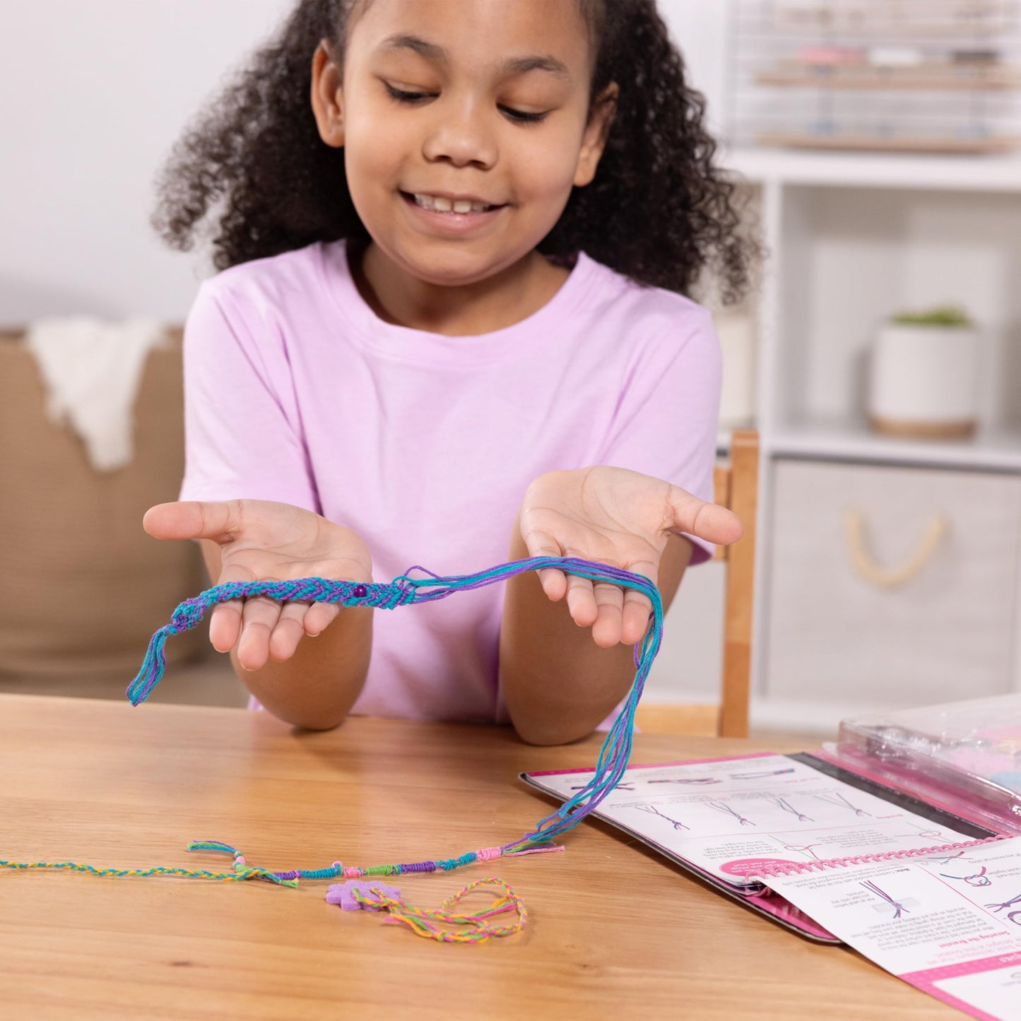 Melissa & Doug On The Go Friendship Bracelet Craft Set – 10+ Bracelets