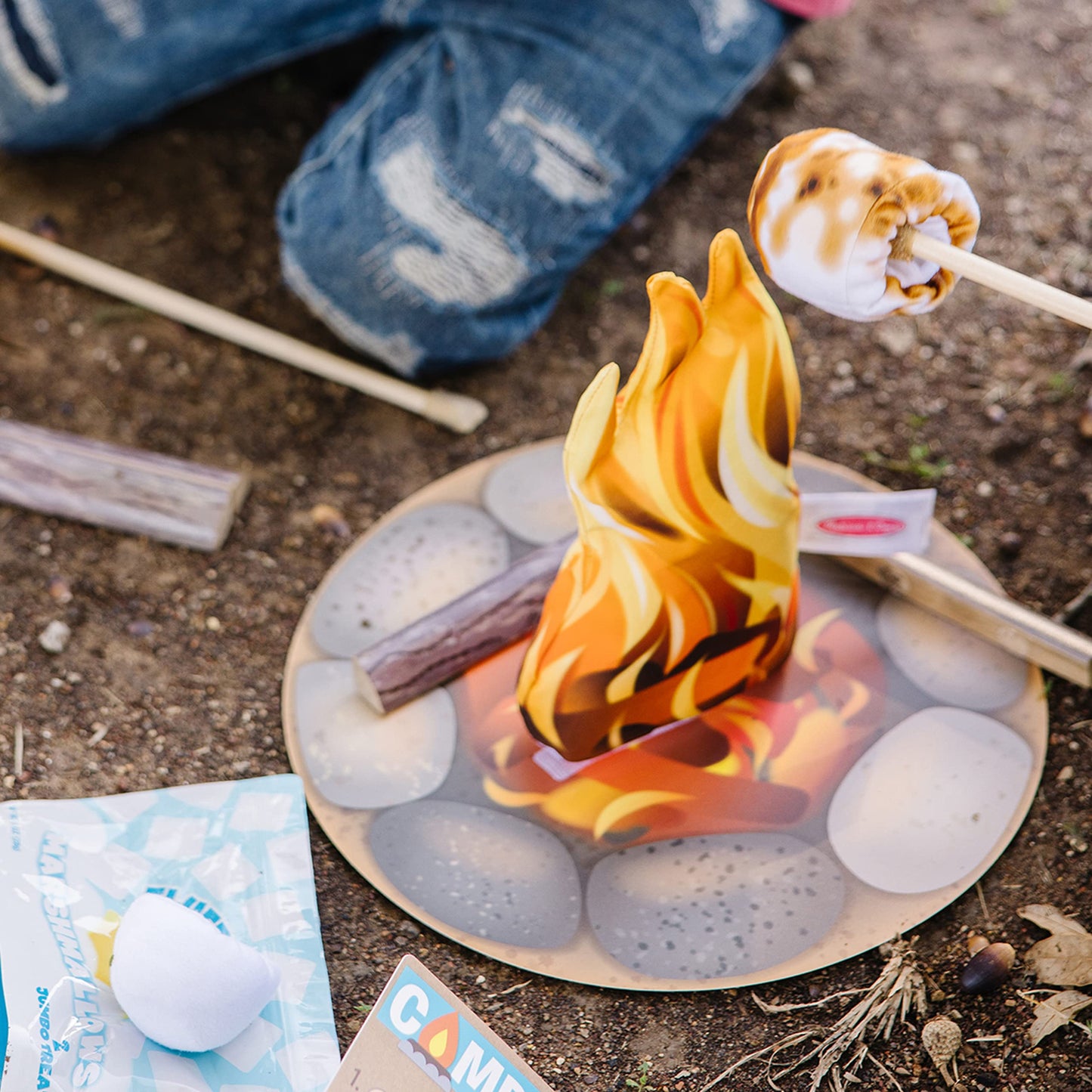 Melissa & Doug Let's Explore Campfire S’mores Set – 23-Piece Pretend Play Kit for Kids 3+