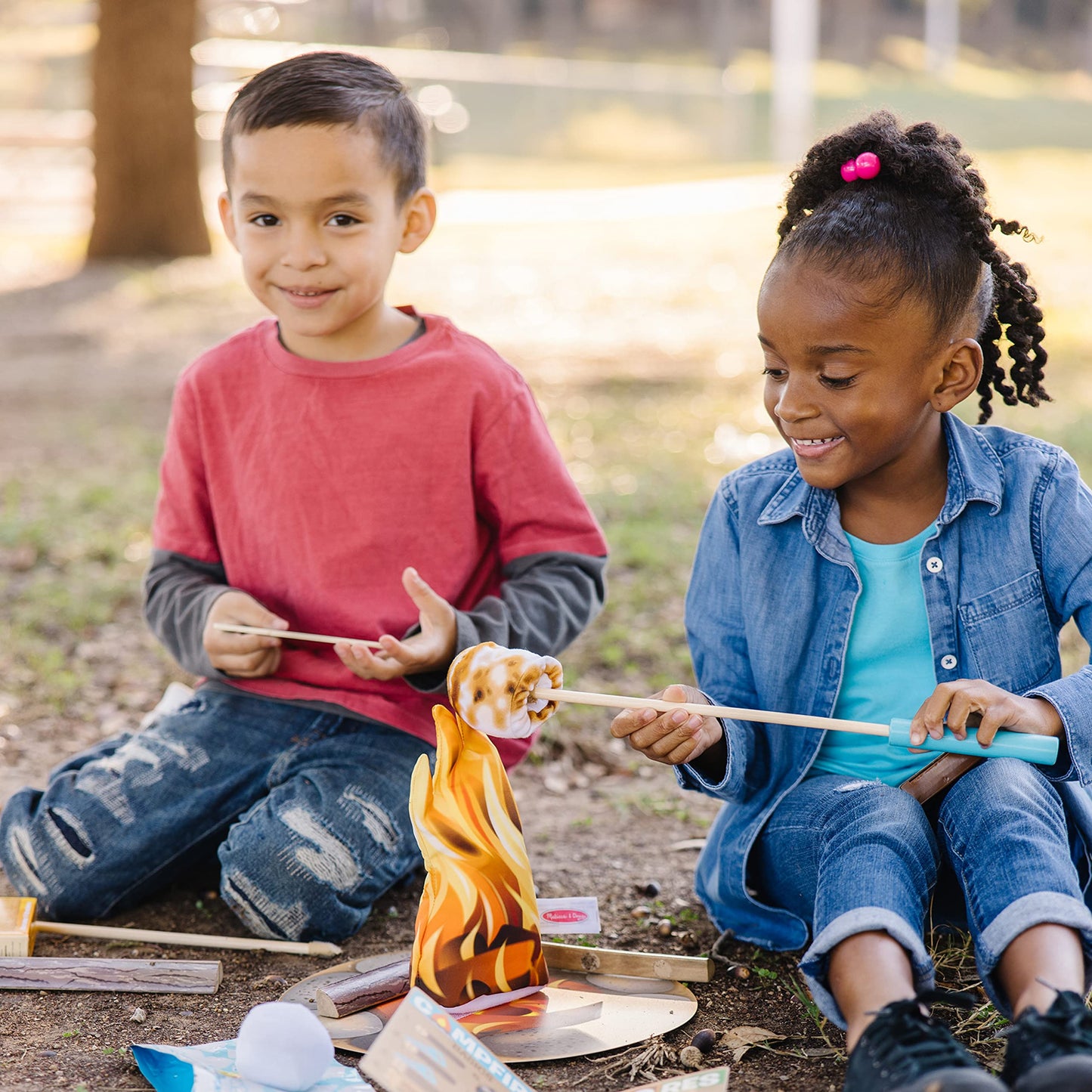 Melissa & Doug Let's Explore Campfire S’mores Set – 23-Piece Pretend Play Kit for Kids 3+