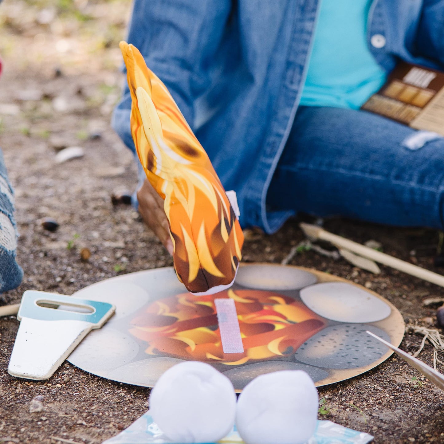 Melissa & Doug Let's Explore Campfire S’mores Set – 23-Piece Pretend Play Kit for Kids 3+