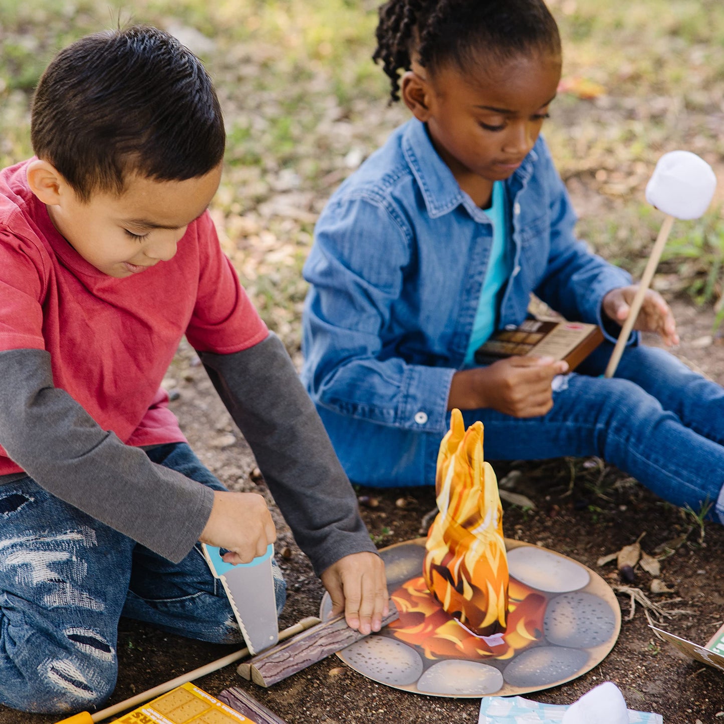 Melissa & Doug Let's Explore Campfire S’mores Set – 23-Piece Pretend Play Kit for Kids 3+