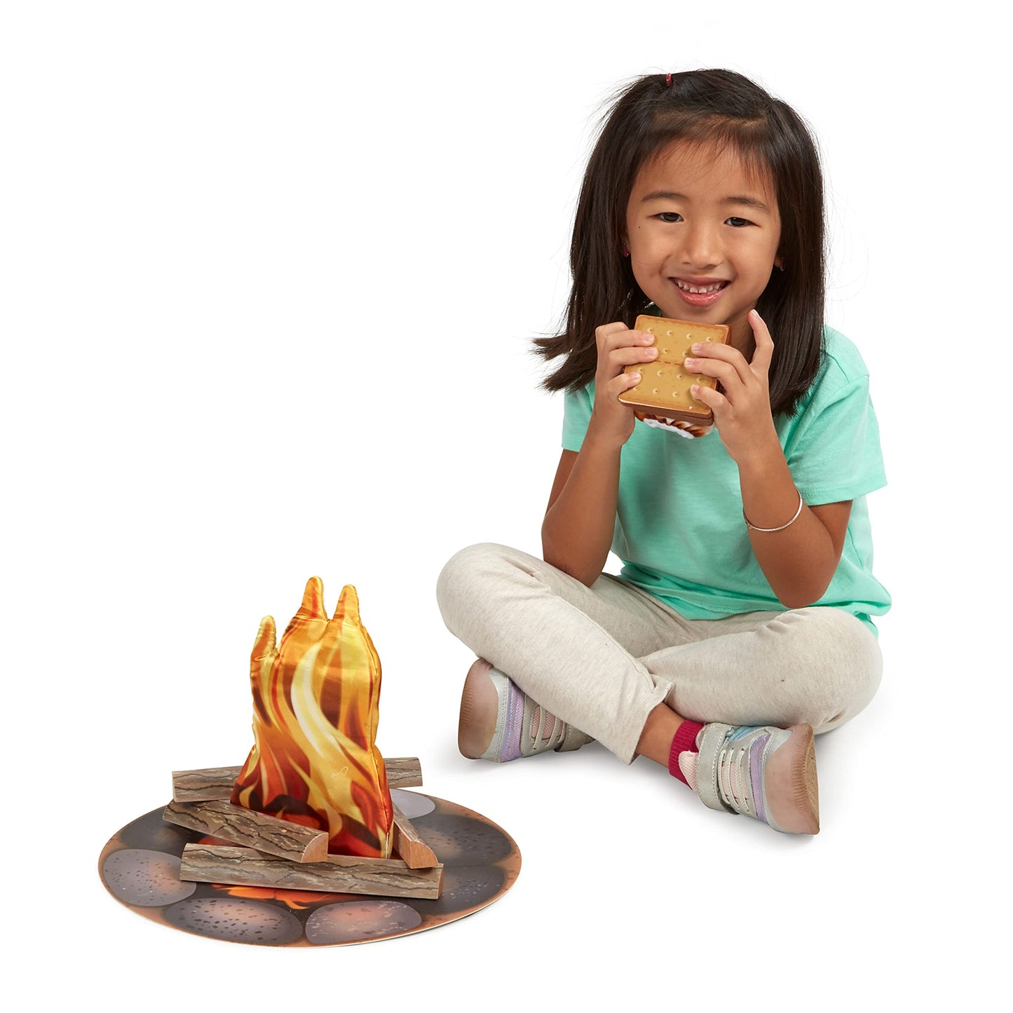 Melissa & Doug Let's Explore Campfire S’mores Set – 23-Piece Pretend Play Kit for Kids 3+
