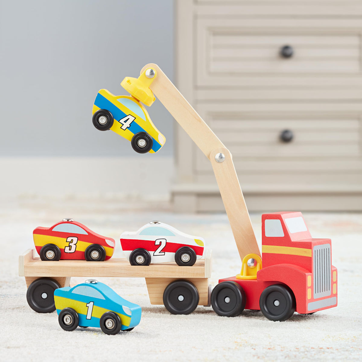 Melissa & Doug Magnetic Car Loader Wooden Truck Crane with 4 Cars & Trailer