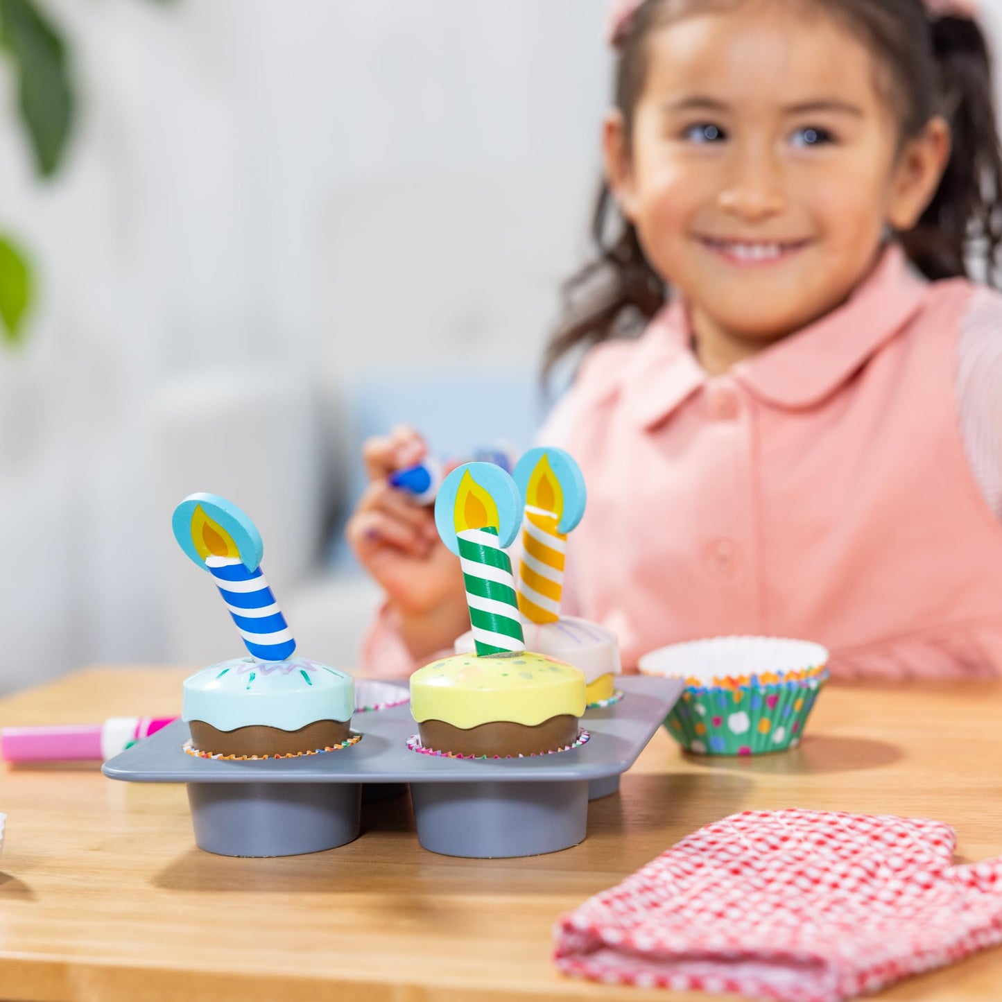Melissa & Doug Bake & Decorate Cupcakes Kit – Wooden Cupcake Set with Toppings