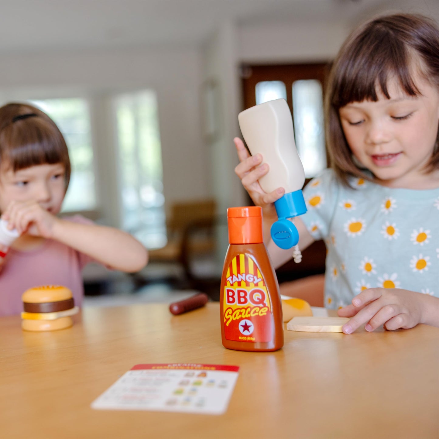 Melissa & Doug 5-Piece Favorite Condiments Play Food Set – Pretend Ketchup, Mustard, Ranch, Mayo, BBQ (Ages 3+)