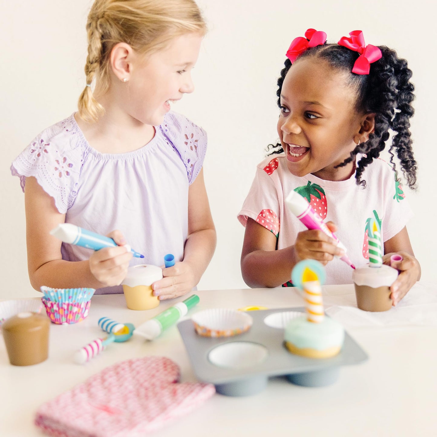 Melissa & Doug Bake & Decorate Cupcakes Kit – Wooden Cupcake Set with Toppings