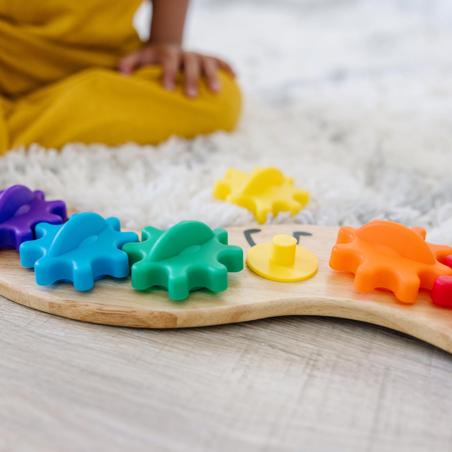 Melissa & Doug Rainbow Caterpillar Gear Toy – 6 Interchangeable Gears | Wooden Toddler Toy