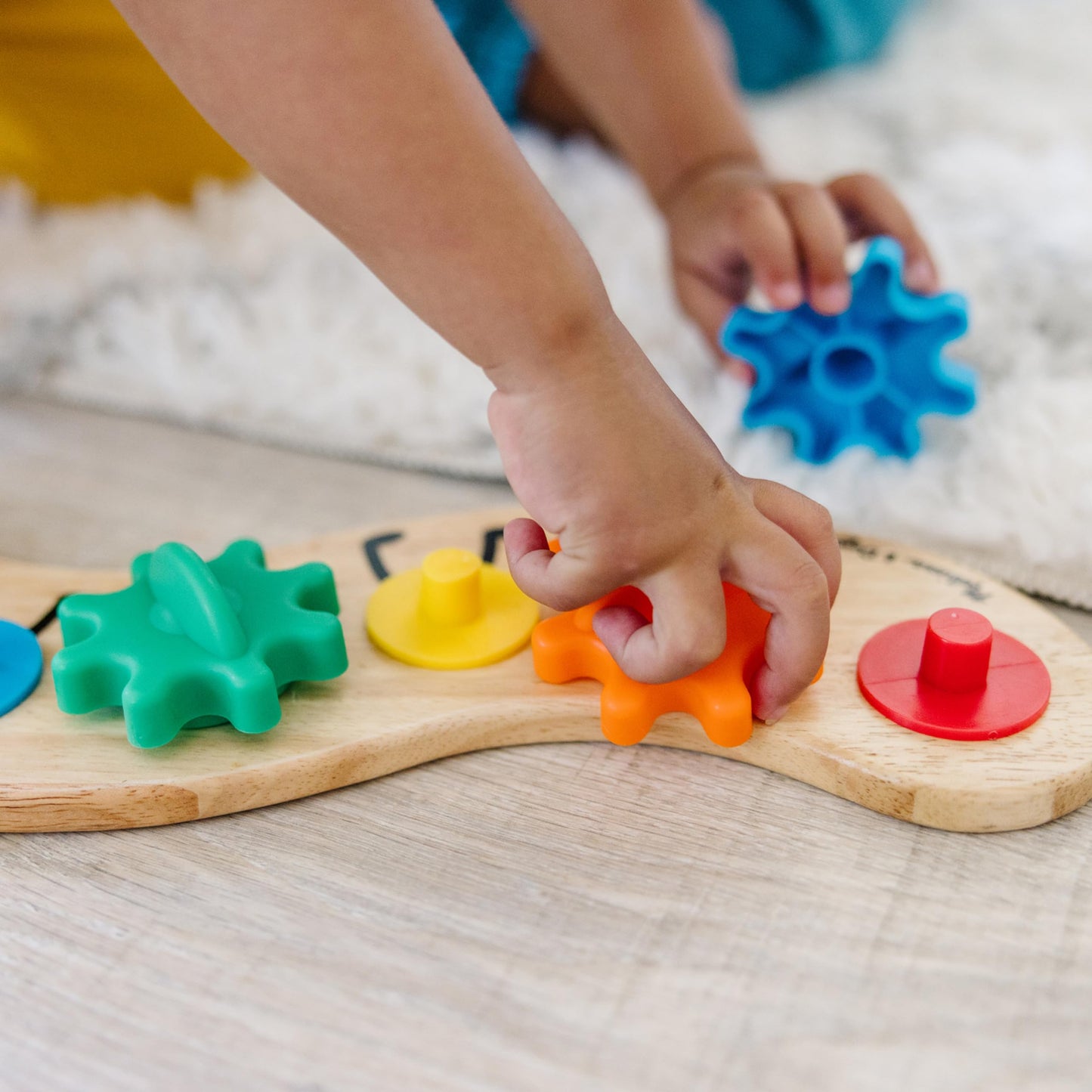 Melissa & Doug Rainbow Caterpillar Gear Toy – 6 Interchangeable Gears | Wooden Toddler Toy