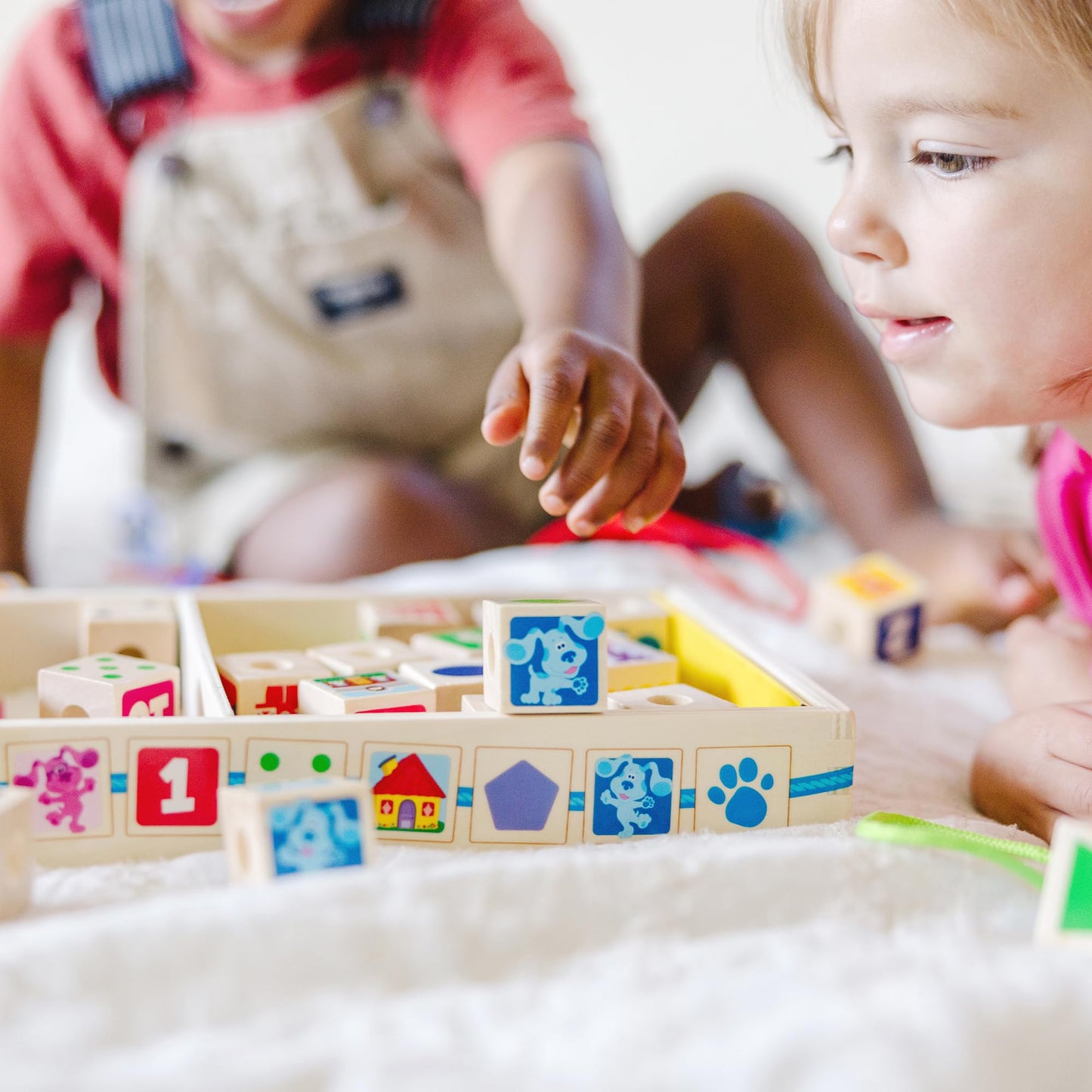 Melissa & Doug Blue's Clues & You! Wooden Lacing Beads – 25 Beads, 4 Cords | FSC Certified