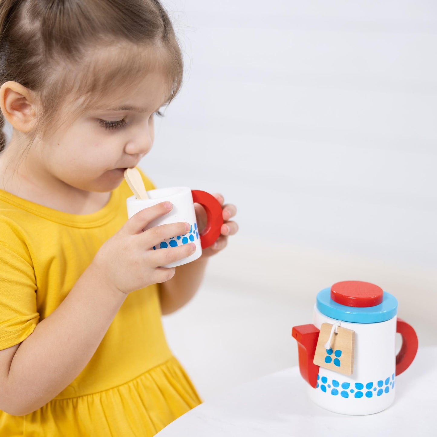 Melissa & Doug 20-Piece Steep and Serve Wooden Tea Set – Pretend Play