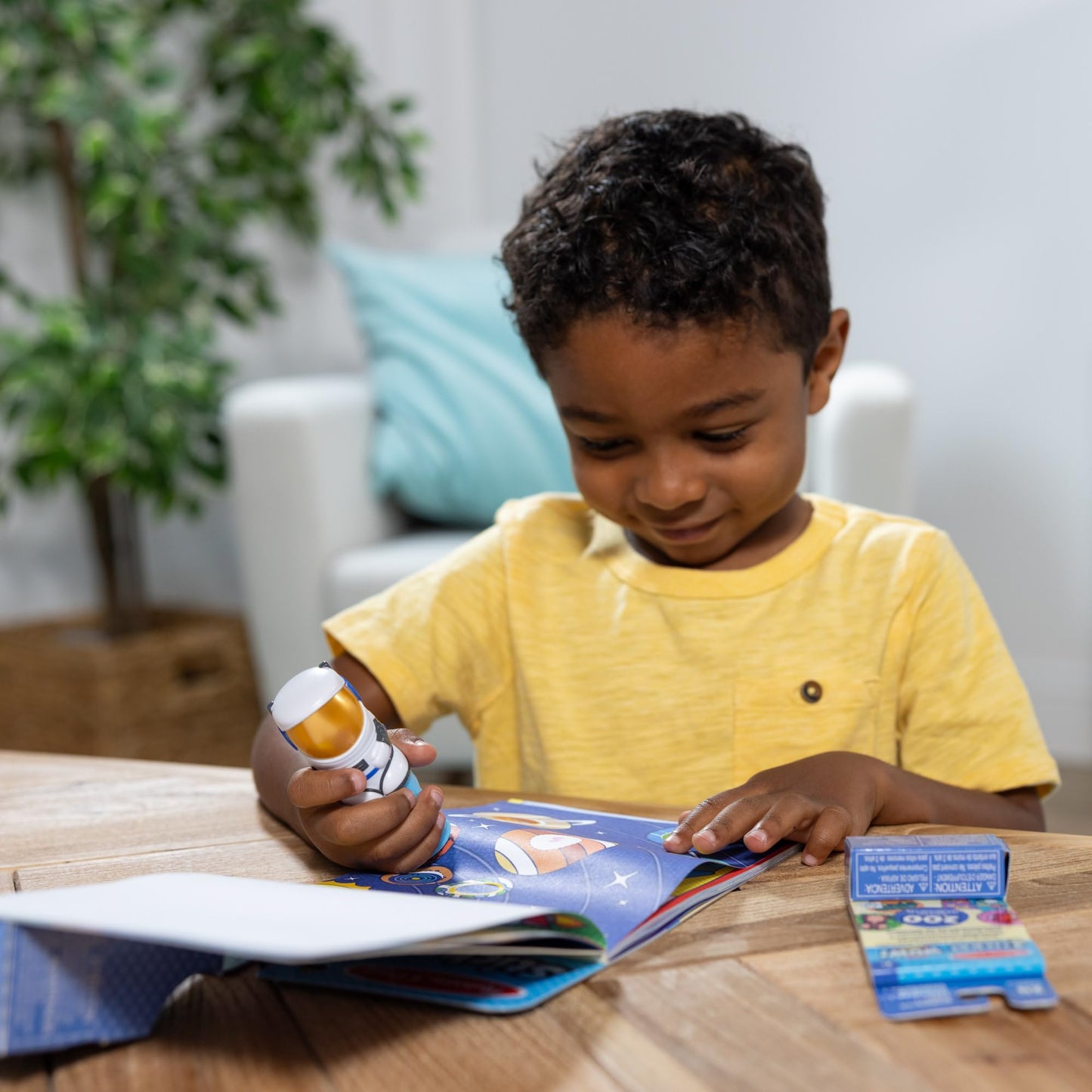 Melissa & Doug Sticker WOW! Astronaut Bundle – 24-Page Activity Pad, Stamper, 500 Stickers (Ages 3+)