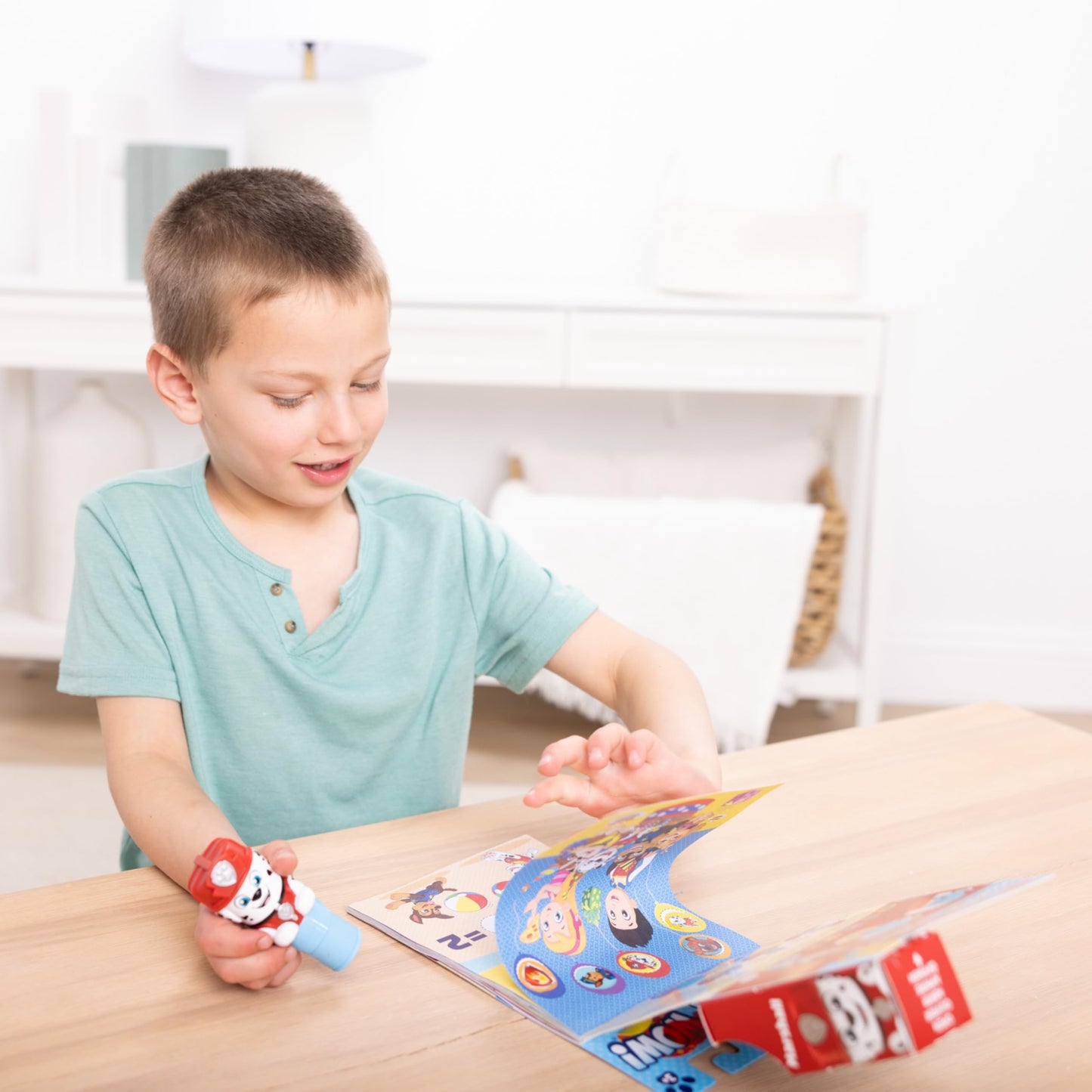 Melissa & Doug Sticker WOW! PAW Patrol Marshall – 24-Page Pad + 300 Sticker Stamper, FSC Certified