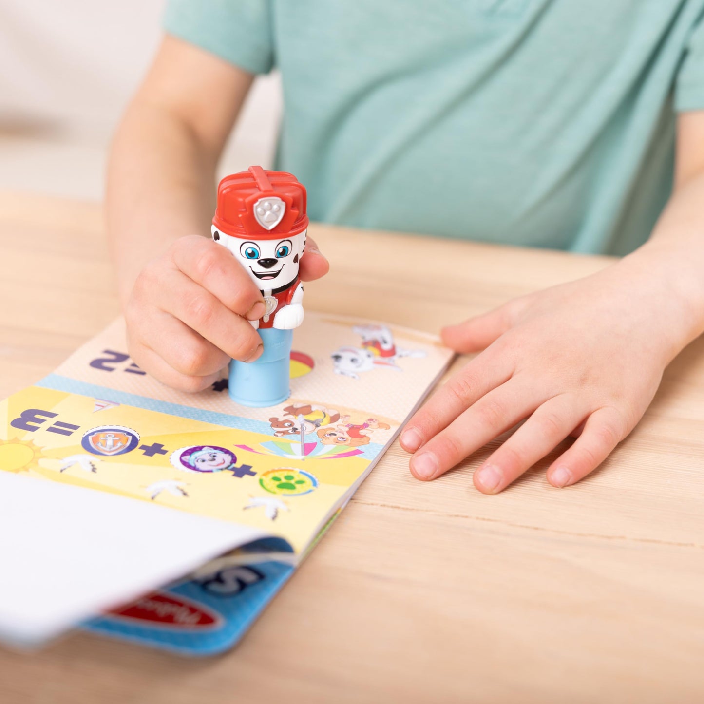 Melissa & Doug Sticker WOW! PAW Patrol Marshall – 24-Page Pad + 300 Sticker Stamper, FSC Certified