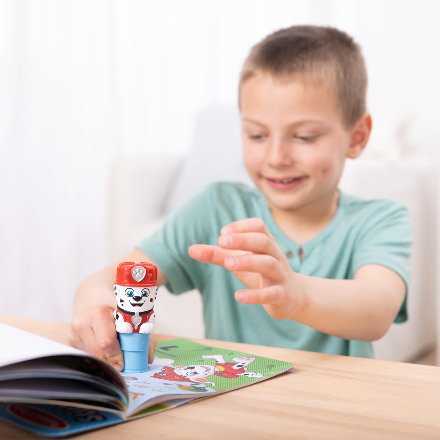 Melissa & Doug Sticker WOW! PAW Patrol Marshall – 24-Page Pad + 300 Sticker Stamper, FSC Certified
