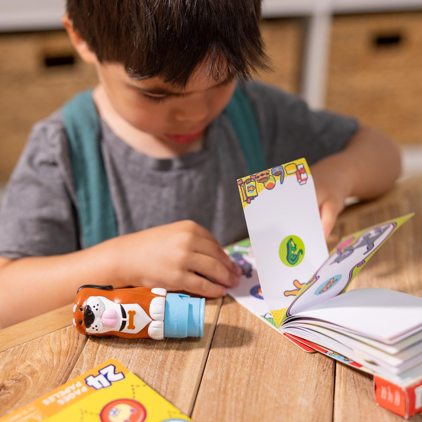 Melissa & Doug Sticker WOW! Dog Bundle — 24-Page Activity Book & 500 Stickers for Kids 3+