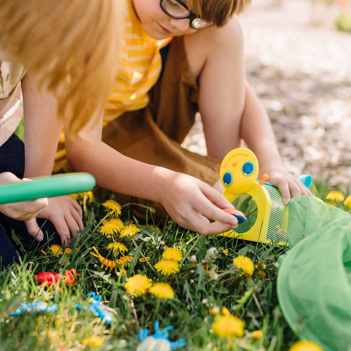 Melissa & Doug Sunny Patch Giddy Buggy Bug House – Easy-Access Bug Habitat for Kids