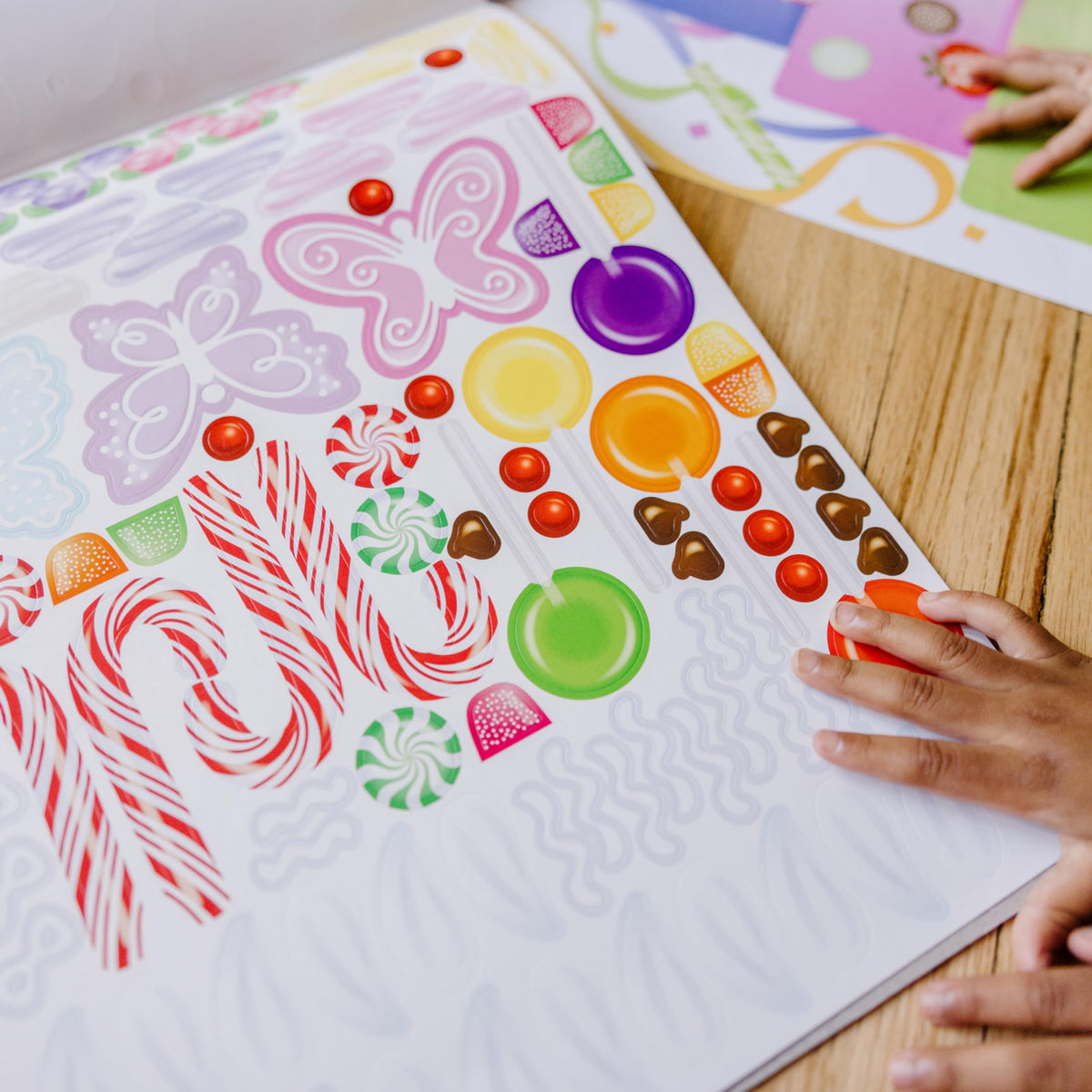 Melissa and Doug Sweets and Treats Sticker Pad – 500+ Stickers, 16 Backgrounds