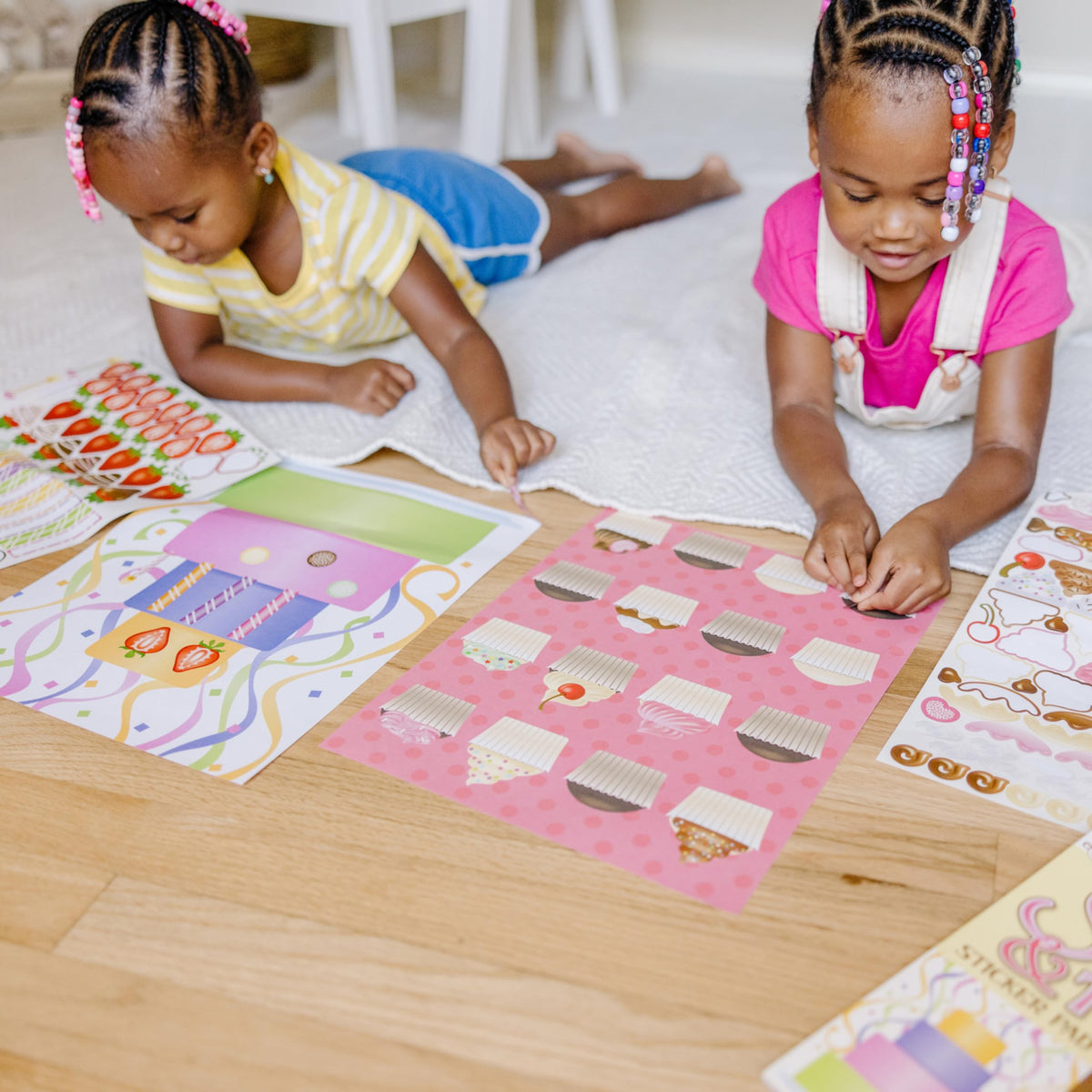 Melissa and Doug Sweets and Treats Sticker Pad – 500+ Stickers, 16 Backgrounds
