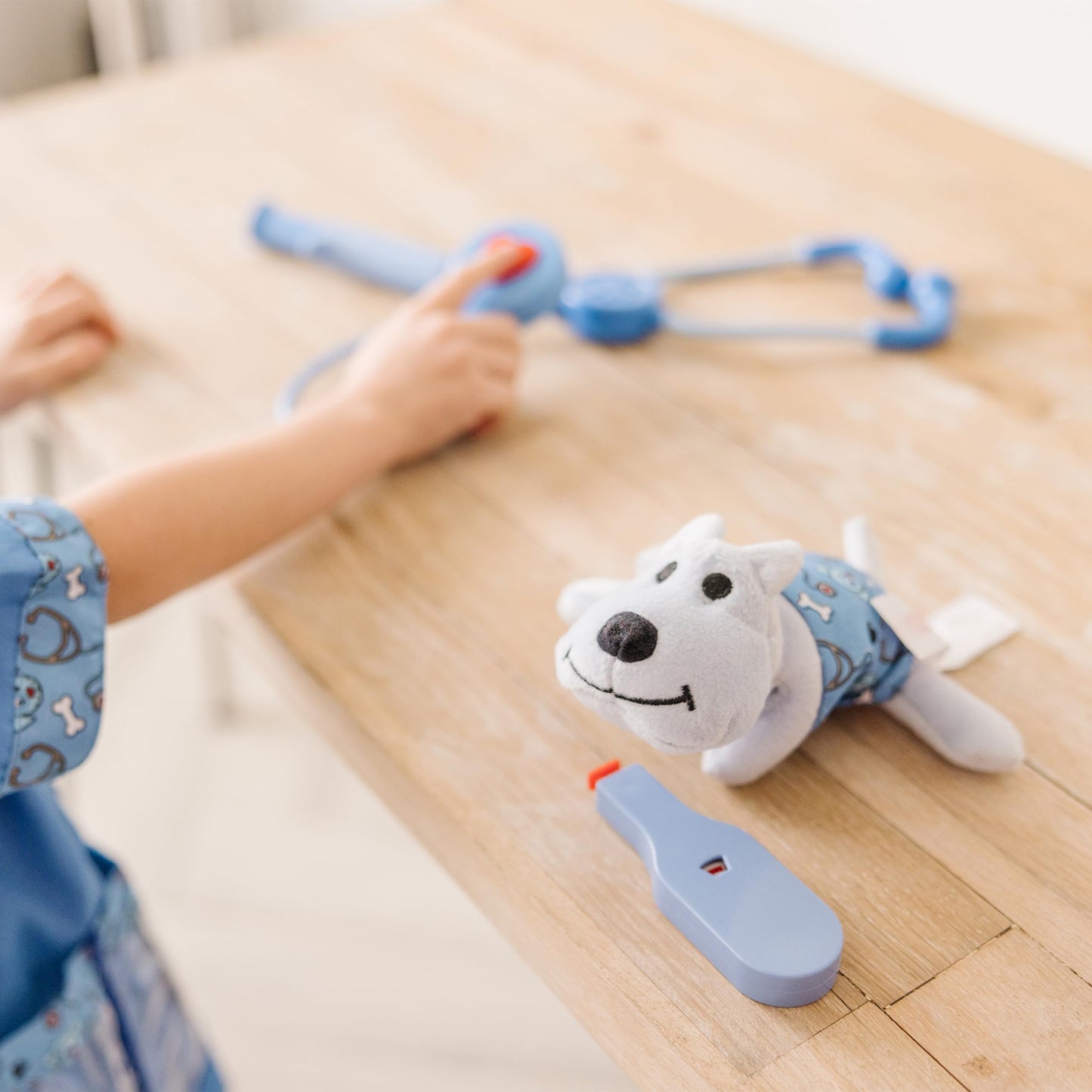 Melissa & Doug Veterinarian Role Play Costume Set for Kids 3+ | Plush Puppy & Stethoscope