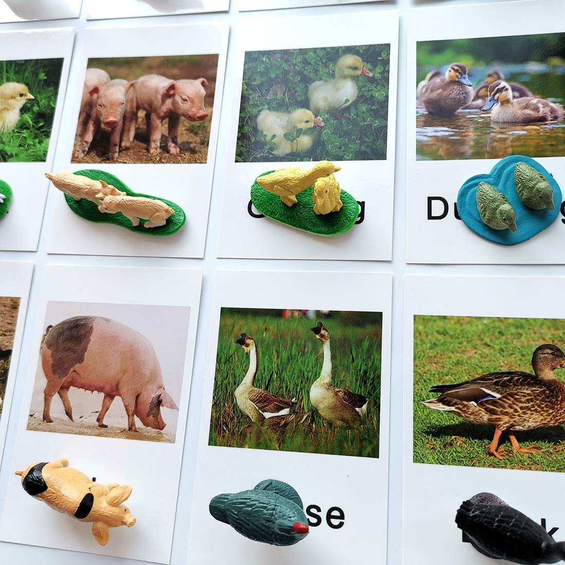 MEROCO Montessori Animal Match – Farm Animal Cards & Figurines for Preschool Learning NEWT033