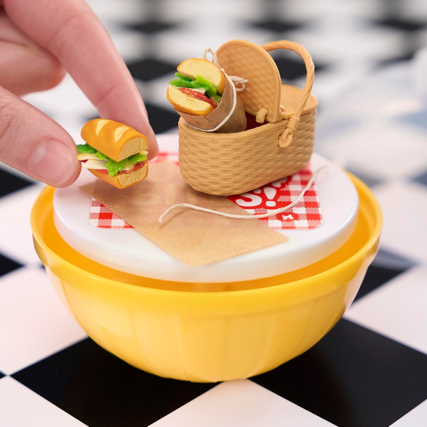 MGA's Miniverse Make It Mini Diner Series 4 (6 Pack) – DIY Resin Minis