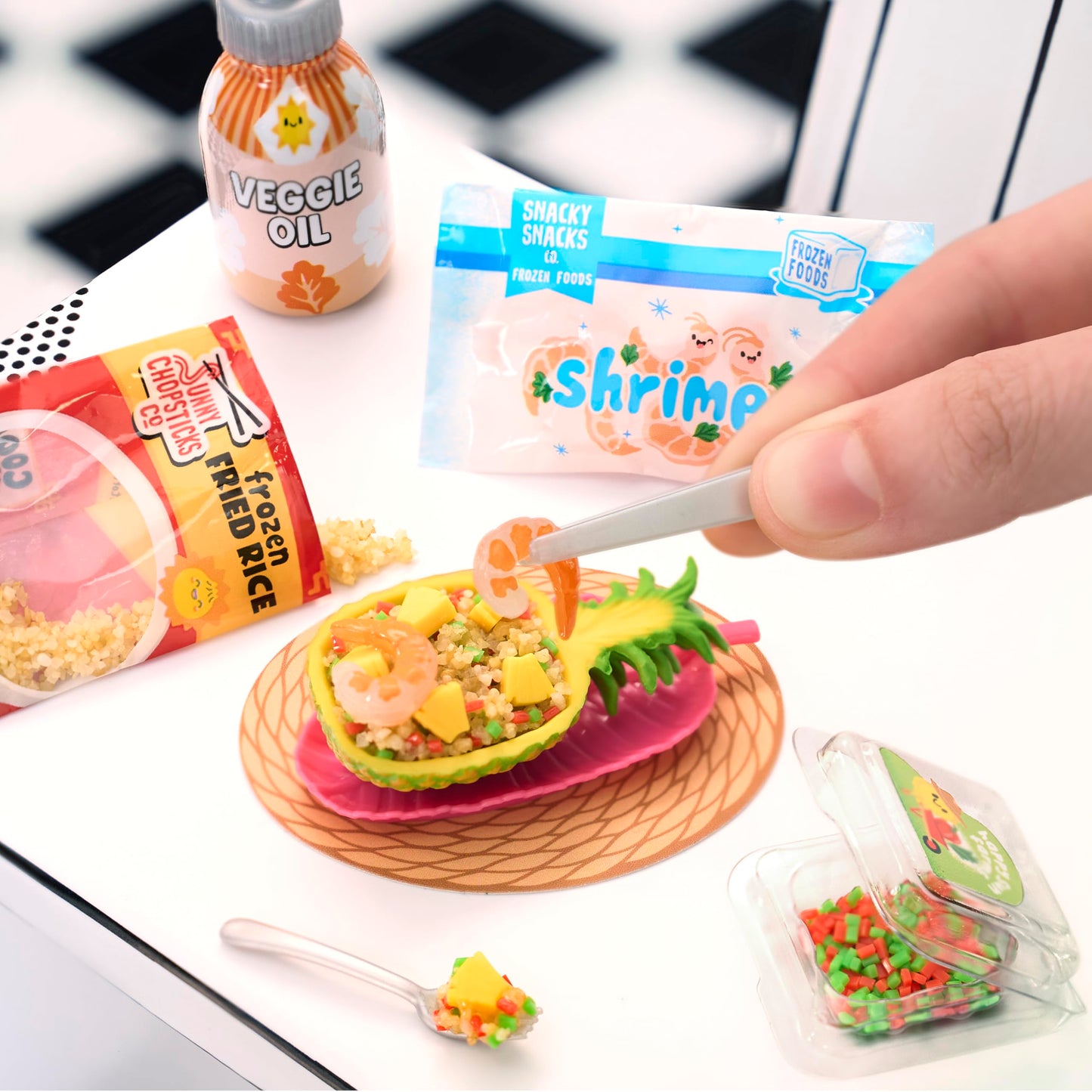 MGA's Miniverse Make It Mini Diner Series 4 (6 Pack) – DIY Resin Minis