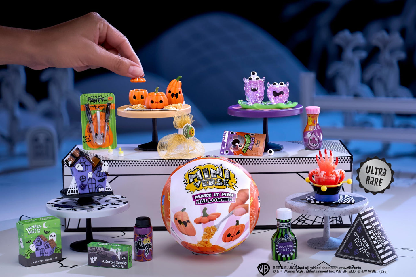 MGA's Miniverse Make It Mini Halloween 3-Pack – Beetlejuice Mini Collectibles, DIY Resin Play, 8+