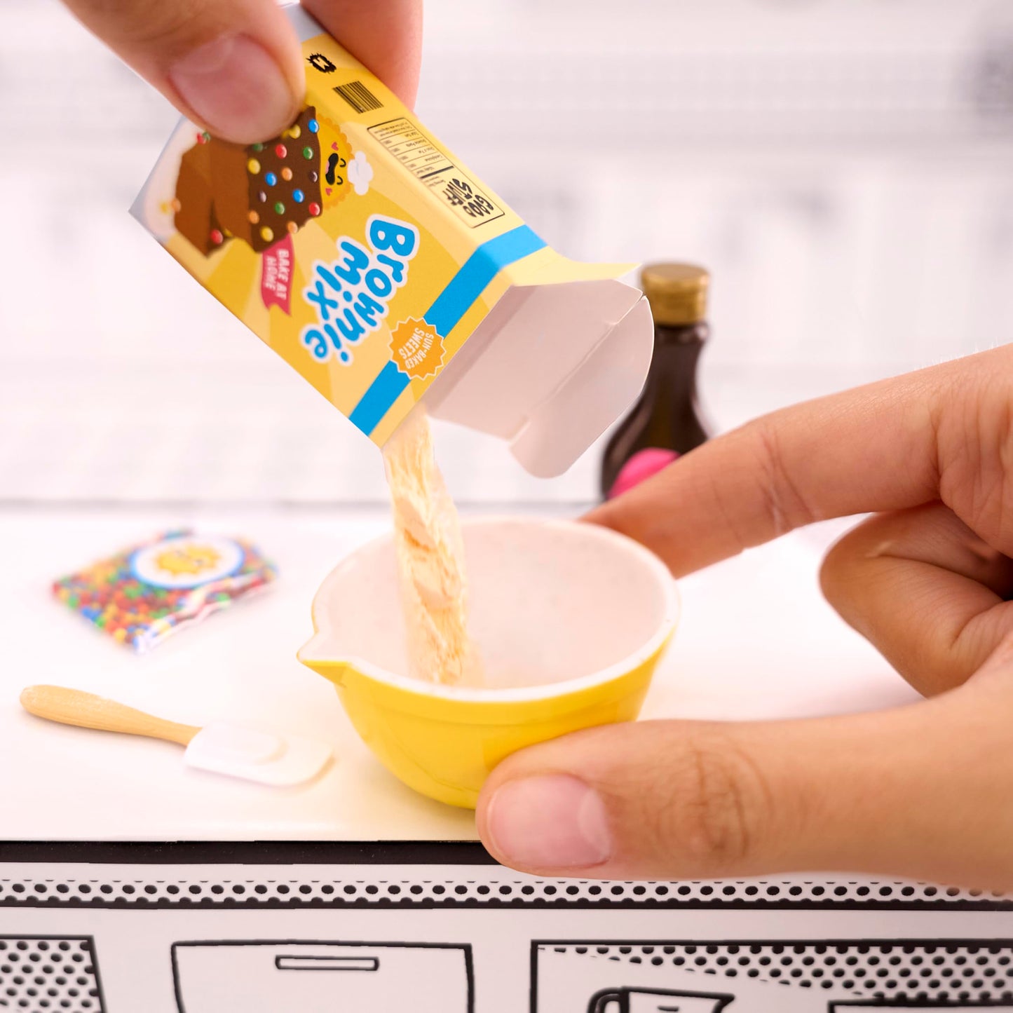 MGA's Miniverse Make It Mini From Scratch Series 1 (6 Pack) – DIY Mini Desserts & Collectibles