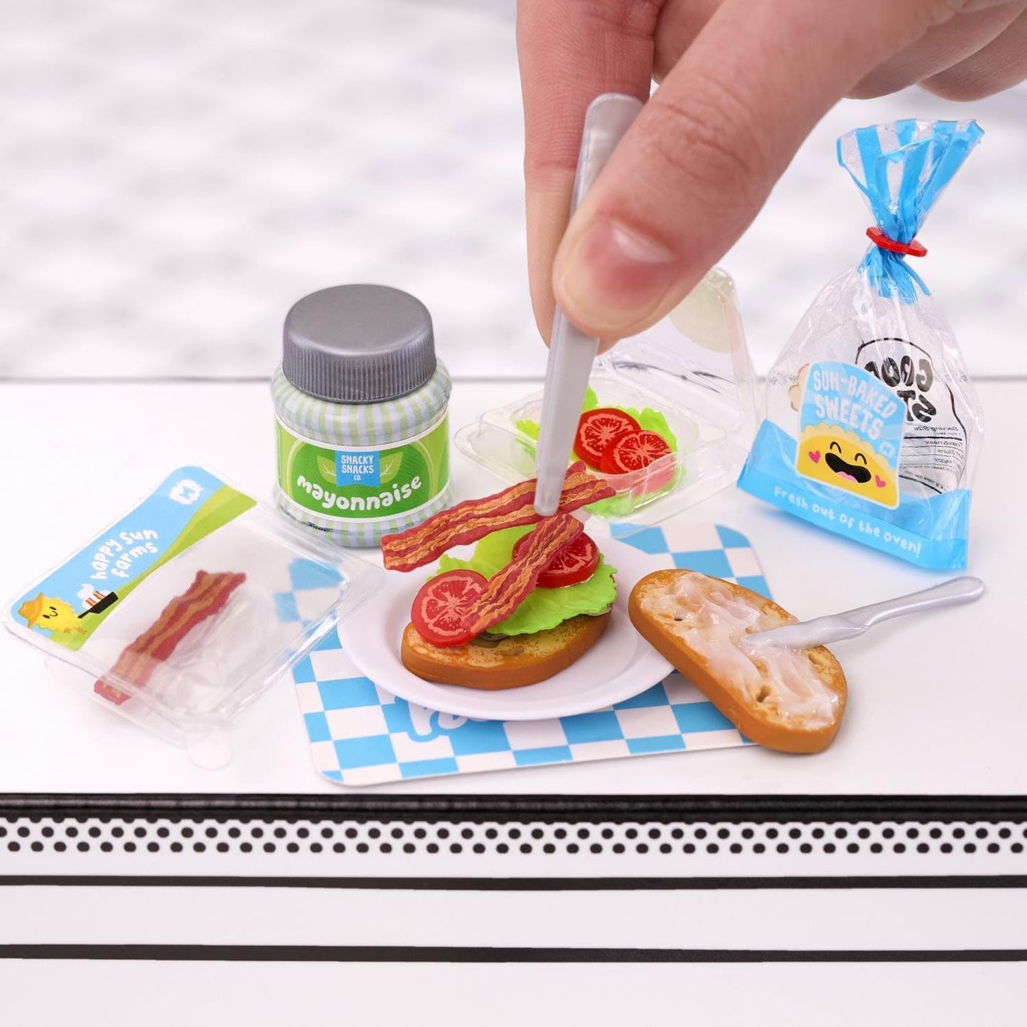 Make It Mini Food Cafe Series 3 Mini Collectibles | MGA's Miniverse
