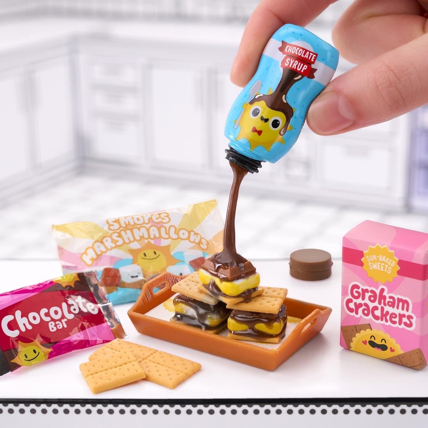 Make It Mini Food Cafe Series 3 Mini Collectibles | MGA's Miniverse