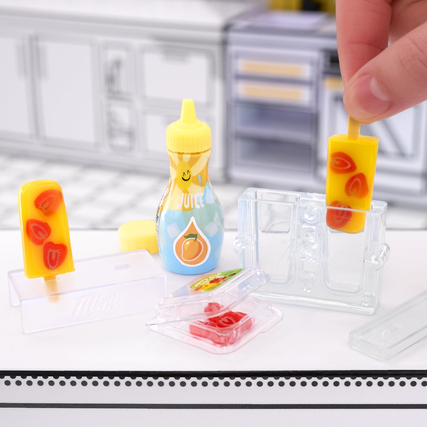 Make It Mini Food Cafe Series 3 Mini Collectibles | MGA's Miniverse
