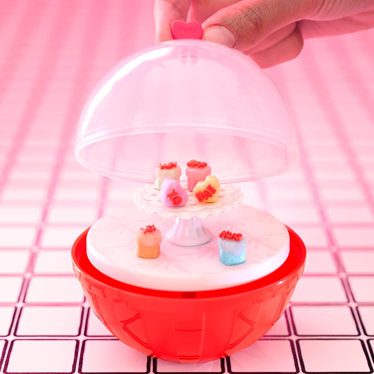 MGA's Miniverse Make It Mini Valentine's – DIY Mini Collectibles & Mystery Unboxing