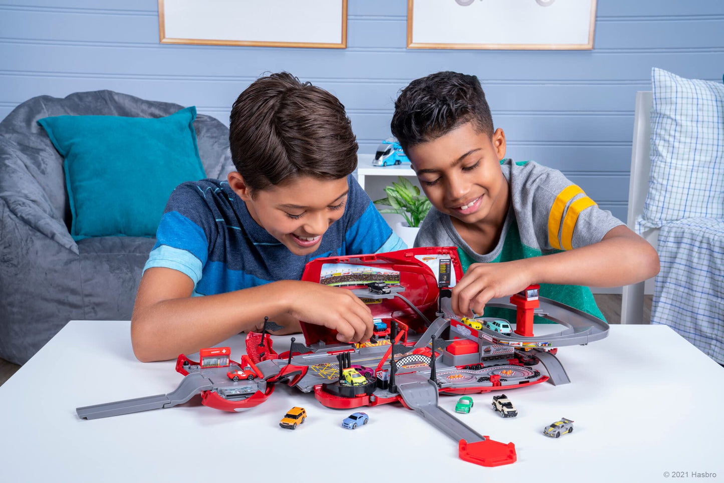 Micro Machines Corvette Raceway Transforming Playset – 8 Included Cars | Amazon Exclusive