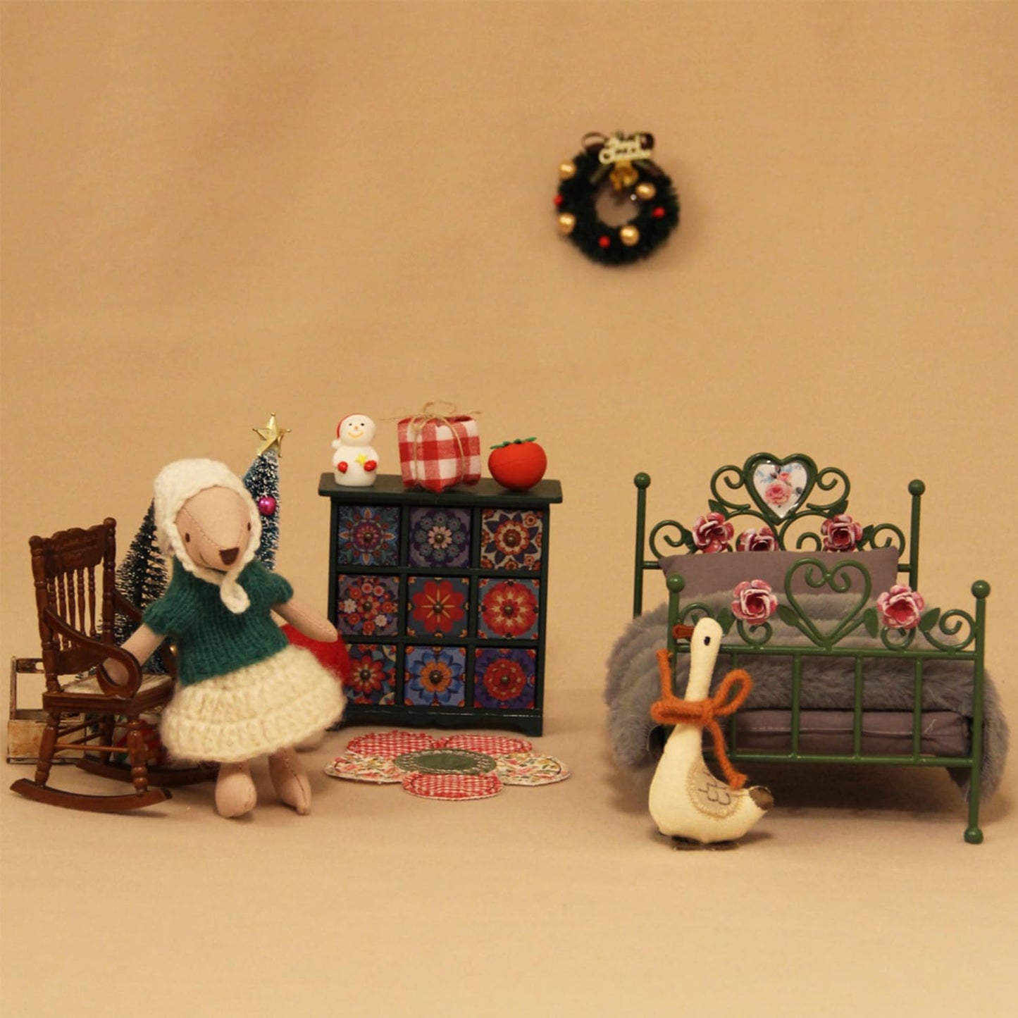 Minamzee 1:12 Dollhouse Iron Bed - White with Floral Engravings