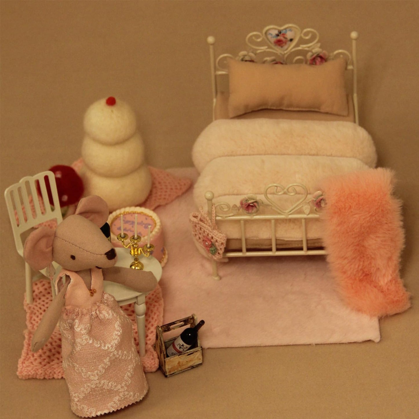 Minamzee 1:12 Dollhouse Iron Bed - White with Floral Engravings