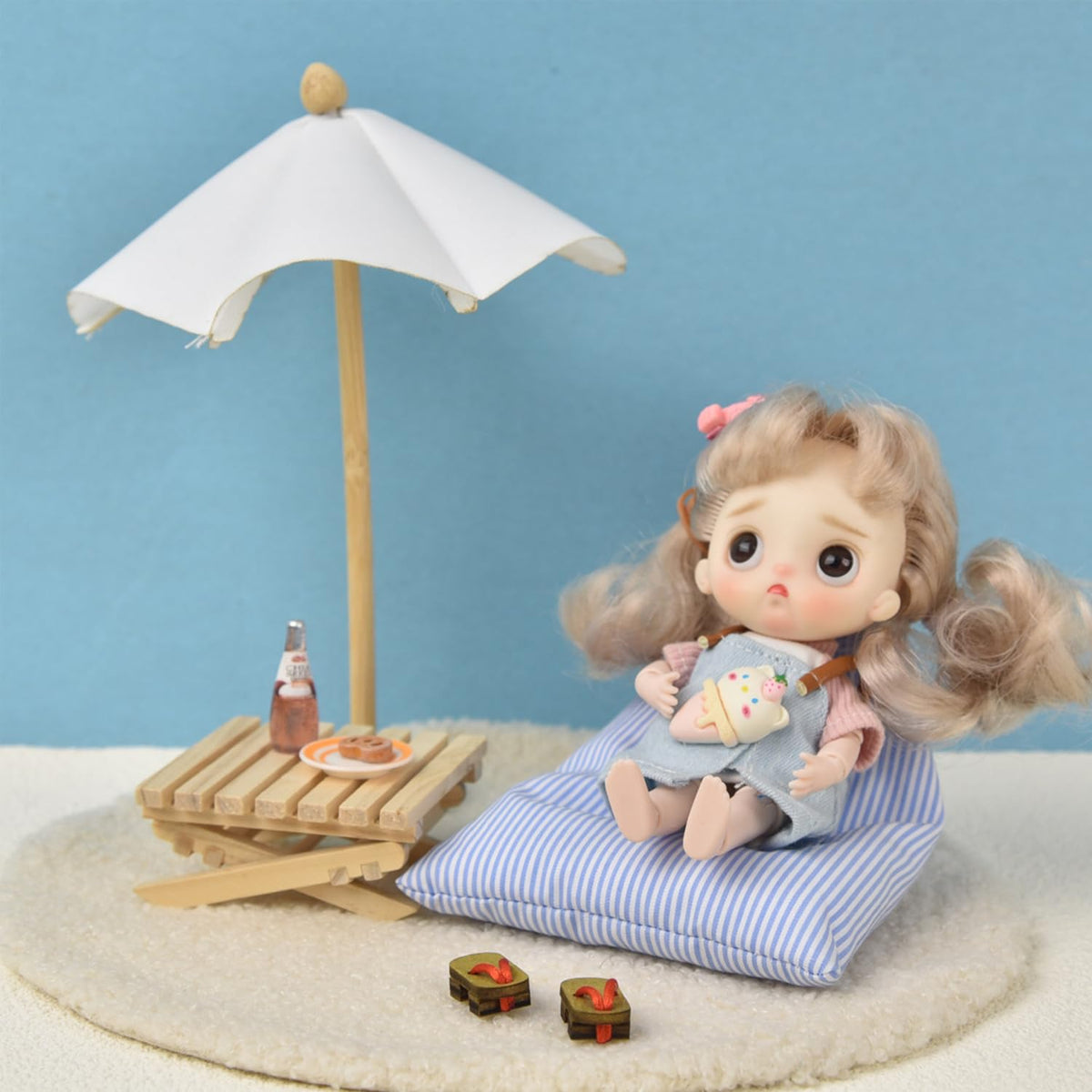 Minamzee 1:12 Miniature Beach Accessories Set — Metal Beach Recliners, Wooden Sun Umbrella & Folding Table (Blue + Yellow)