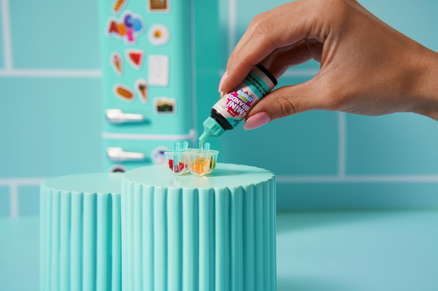 Mini Brands Fill The Fridge Playset with UV Light – ZURU Collectibles