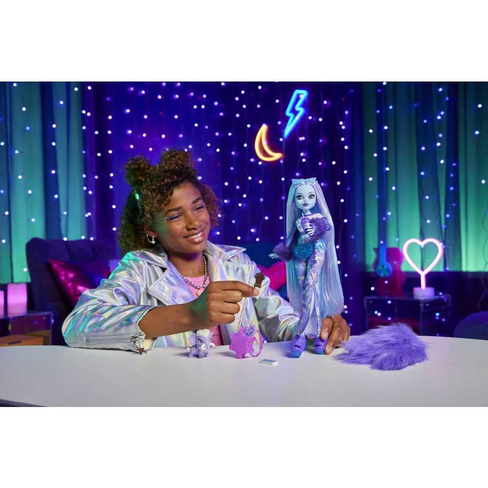 Monster High Abbey Bominable Yeti Fashion Doll with Pet Mammoth & Themed Accessories