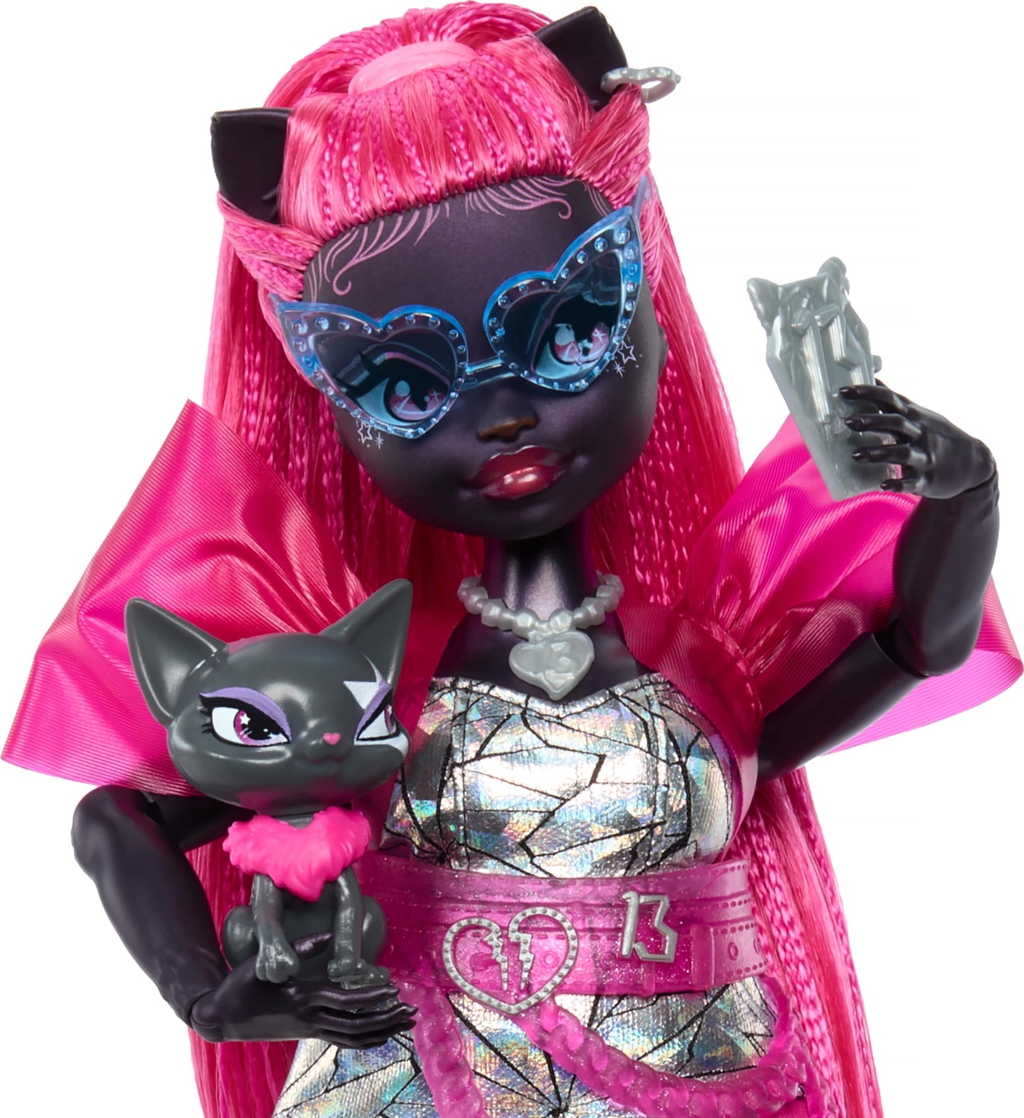 Monster High Catty Noir Doll with Amulette and Accessories – Stage-Ready Play