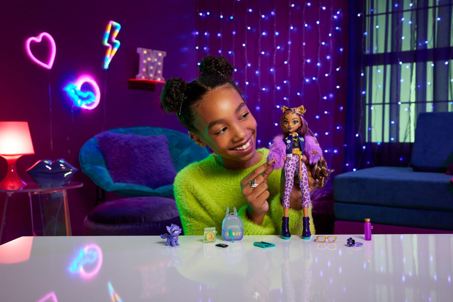 Monster High Clawdeen Wolf Doll with Crescent & Accessories – Poseable Playset