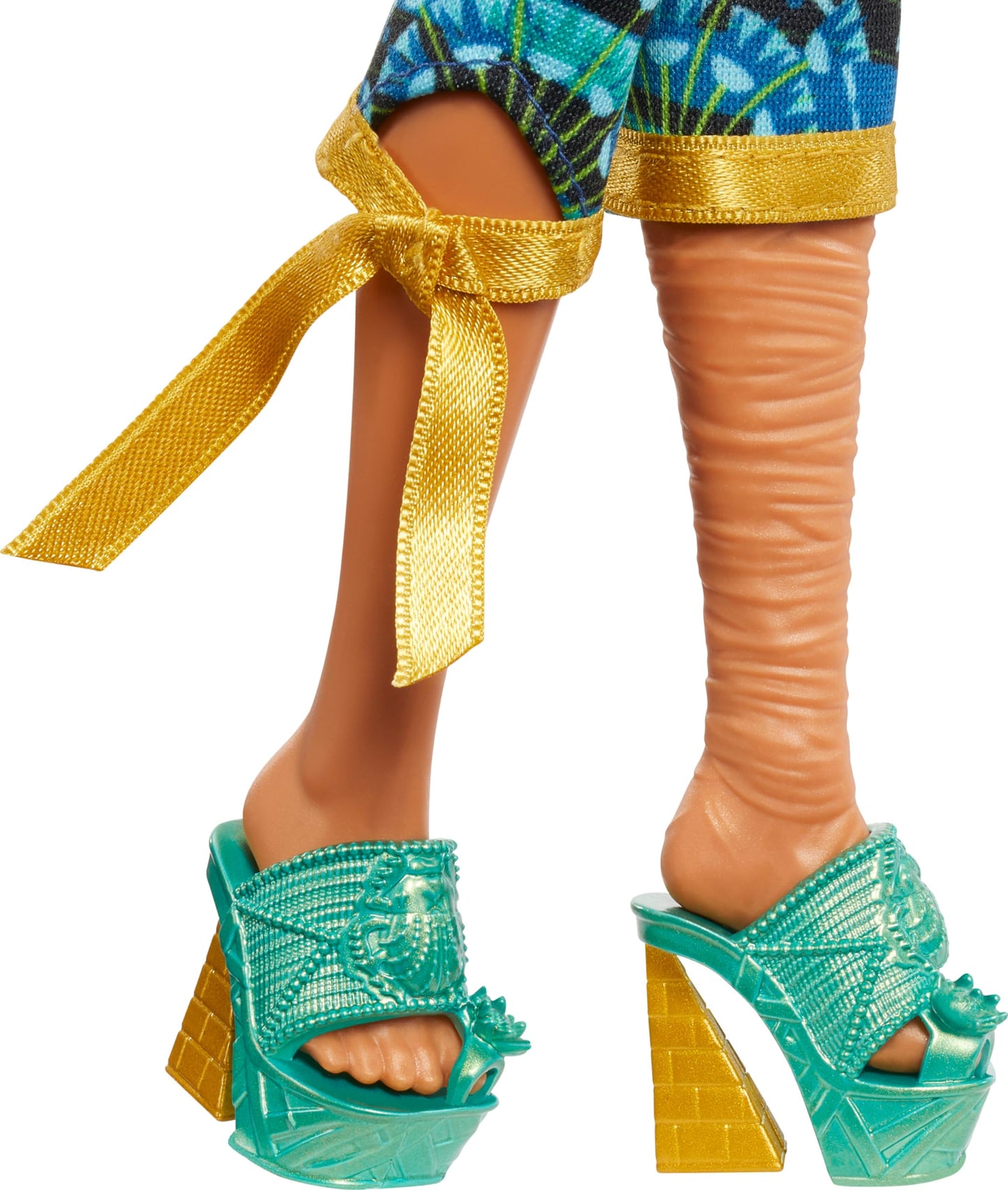 Monster High Cleo De Nile Monster Fest Doll – Glam Outfit & Festival Accessories