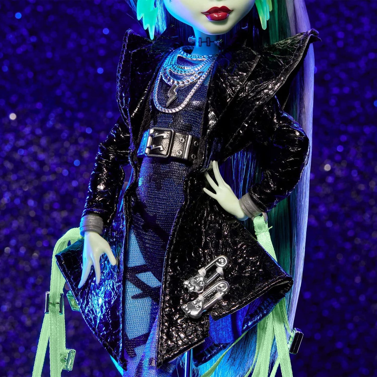 Monster High Haunt Couture Midnight Runway Frankie Stein Doll – 10.5-Inch Poseable Collectible