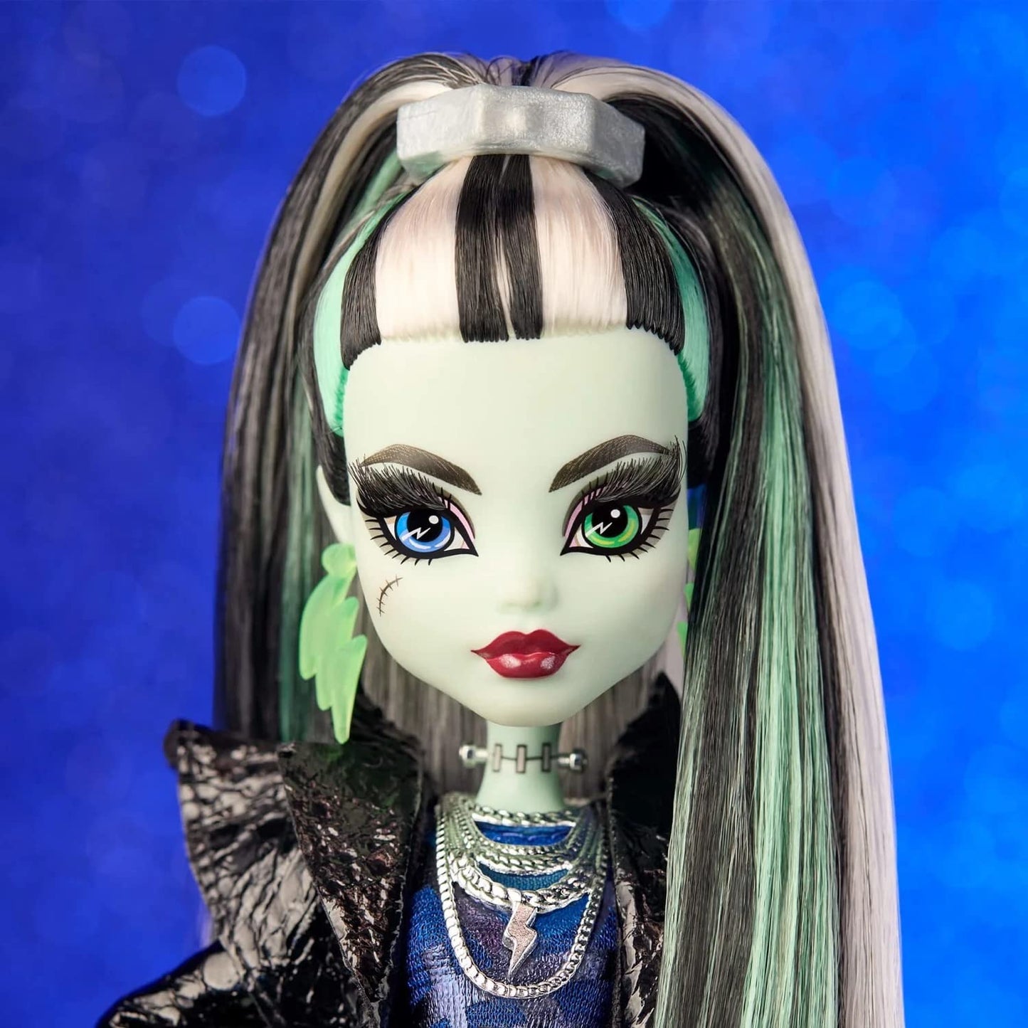 Monster High Haunt Couture Midnight Runway Frankie Stein Doll – 10.5-Inch Poseable Collectible