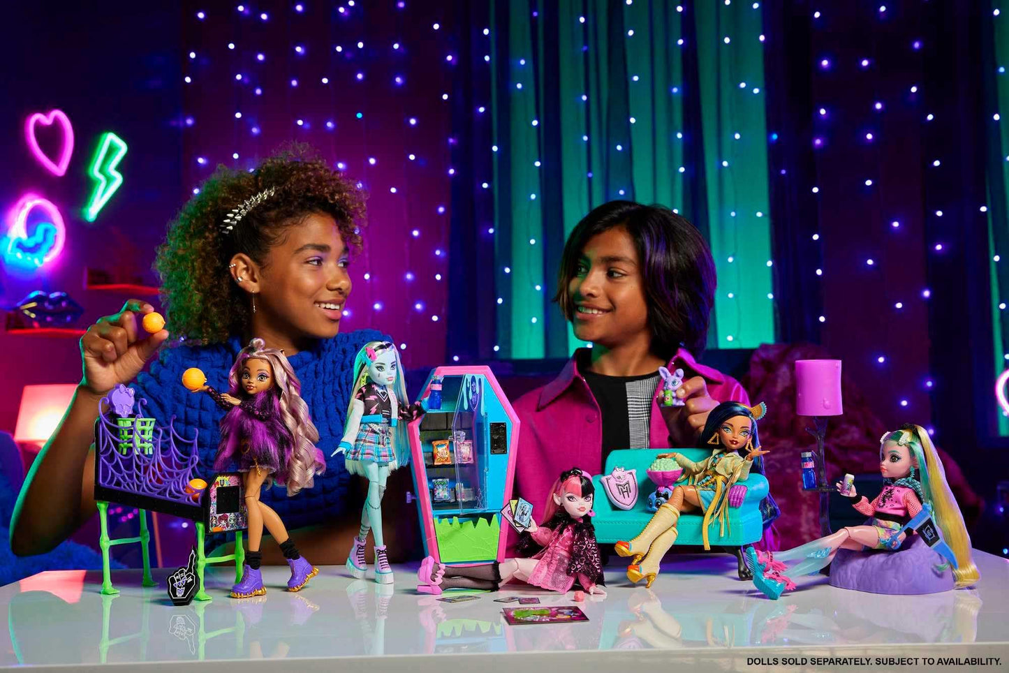 Monster High Student Lounge Playset – Doll House Furniture, Vending Machine & Pets