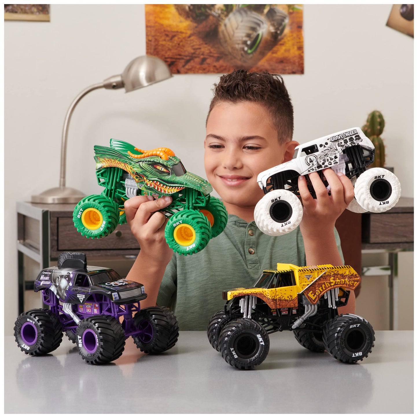 Monster Jam Bakugan Dragonoid Green Monster Truck – 1:24 Die-Cast with Chrome Rims & BKT Tires