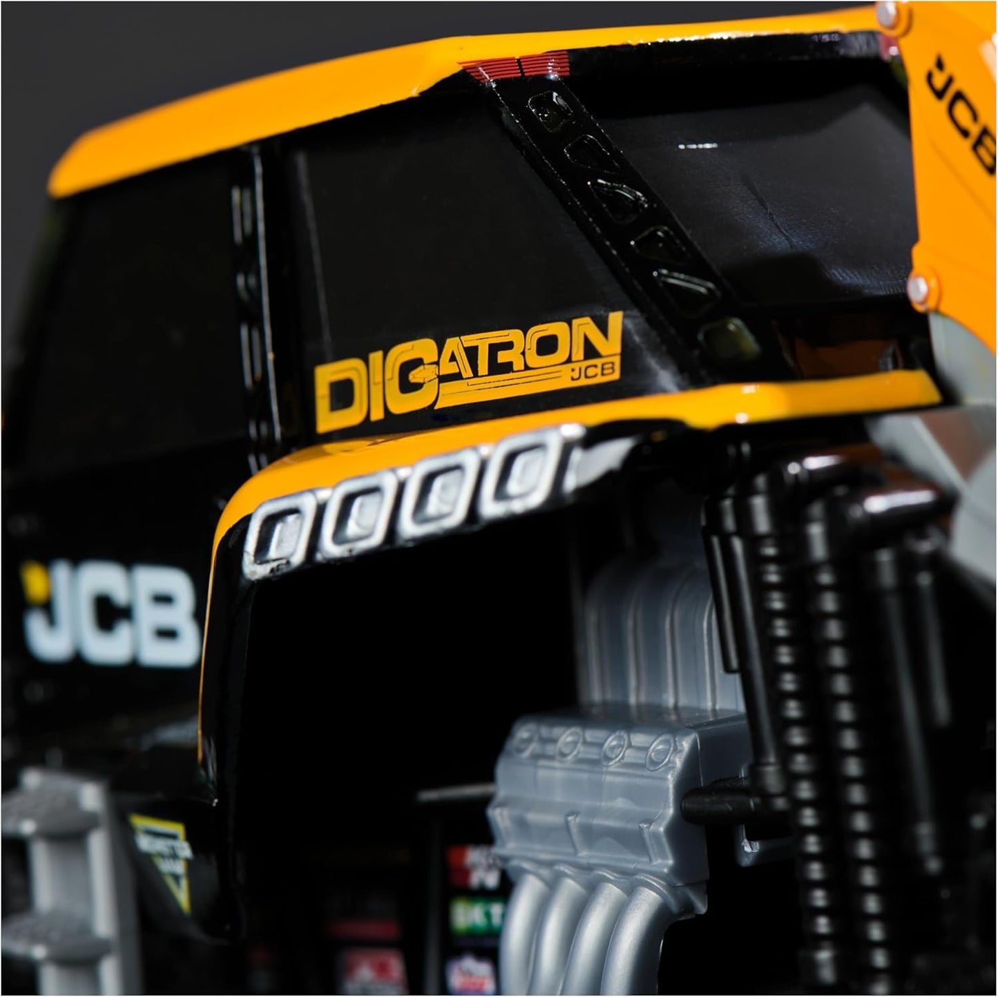 Monster Jam Official JCB DIGATRON Monster Truck 1:24 Die-Cast | Collector Toy